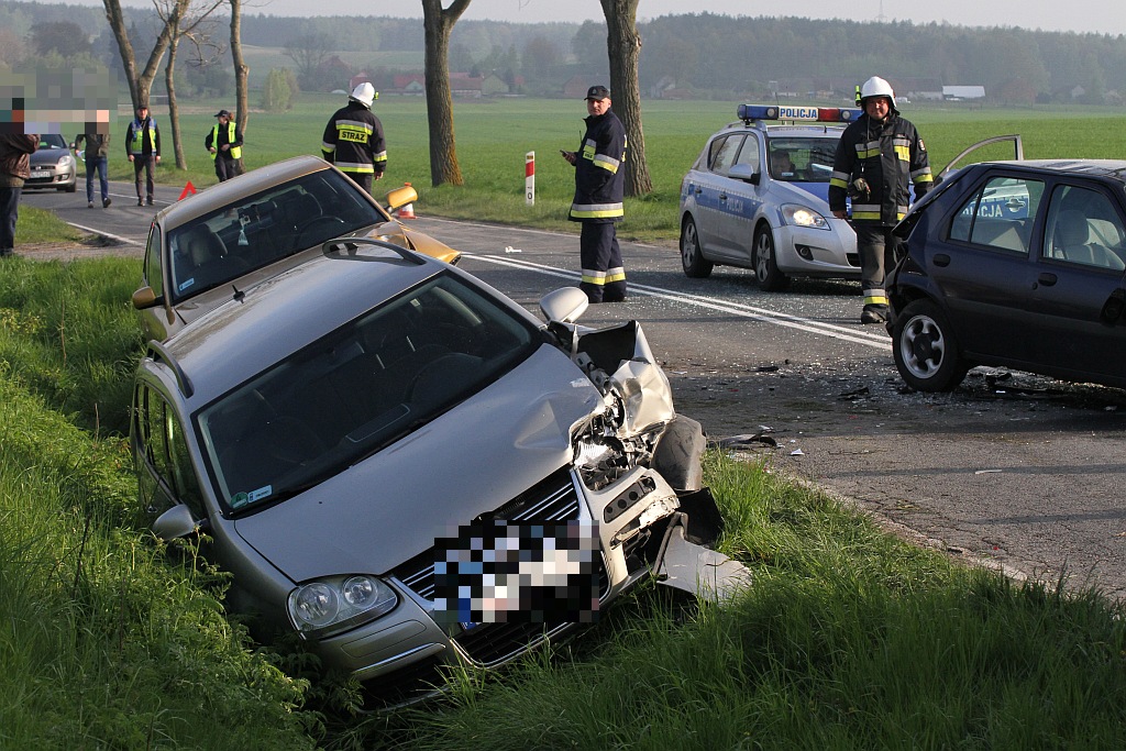 Cztery samochody uczestniczyły w wypadku pod Rokitkami