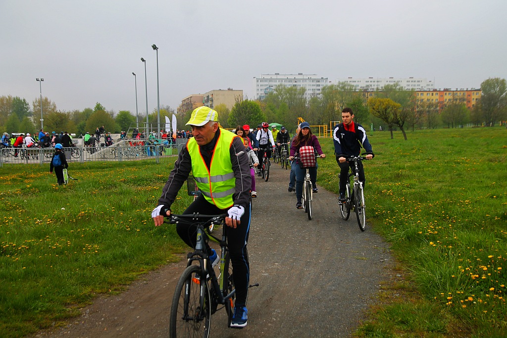 Ponad dwustu rowerzystów uczestniczy w majówce rowerowej