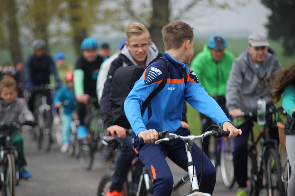 Ponad dwustu rowerzystów uczestniczy w majówce rowerowej cz2