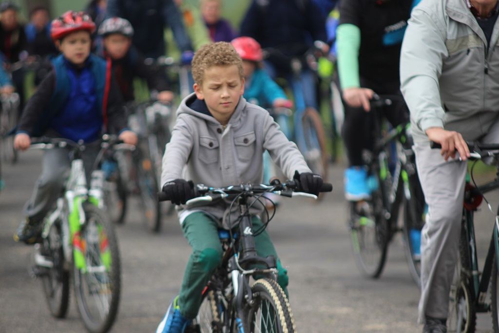 Ponad dwustu rowerzystów uczestniczy w majówce rowerowej cz2