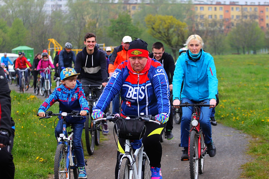 Ponad dwustu rowerzystów uczestniczy w majówce rowerowej