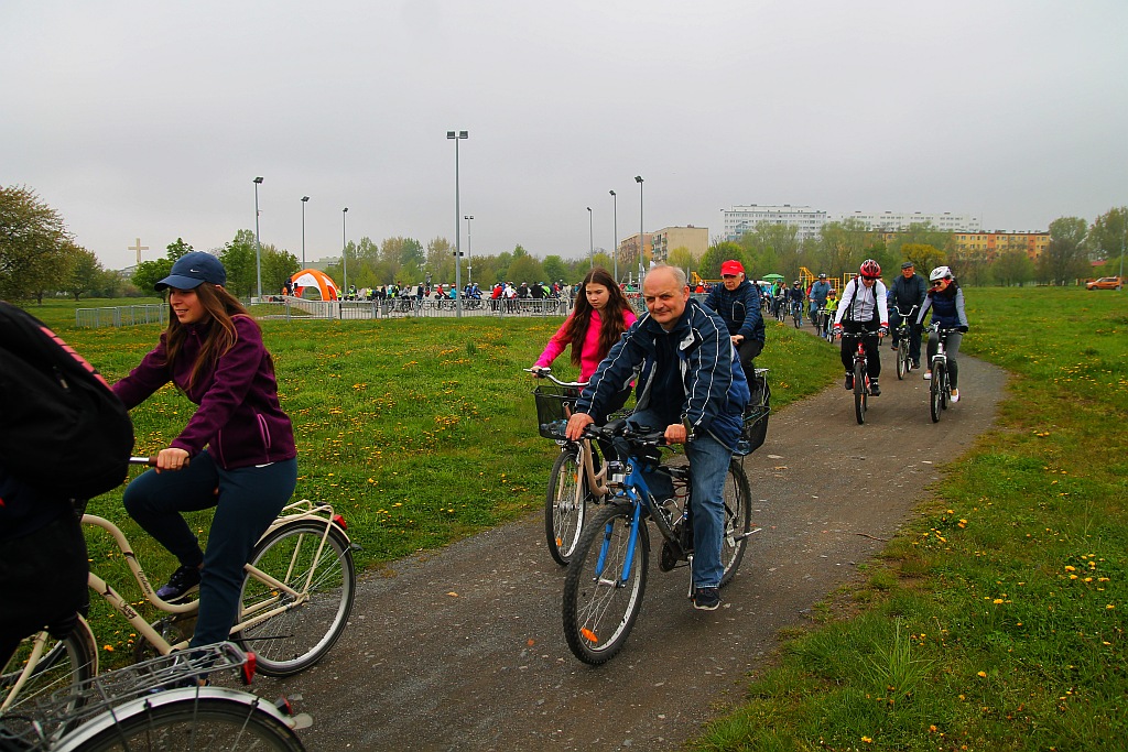 Ponad dwustu rowerzystów uczestniczy w majówce rowerowej