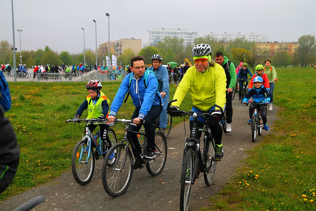 Ponad dwustu rowerzystów uczestniczy w majówce rowerowej