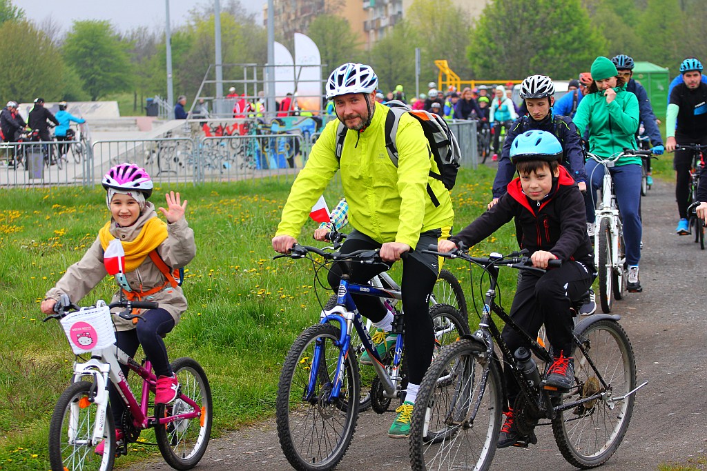 Ponad dwustu rowerzystów uczestniczy w majówce rowerowej