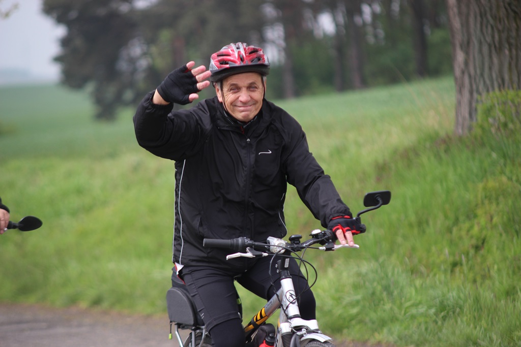Ponad dwustu rowerzystów uczestniczy w majówce rowerowej cz2