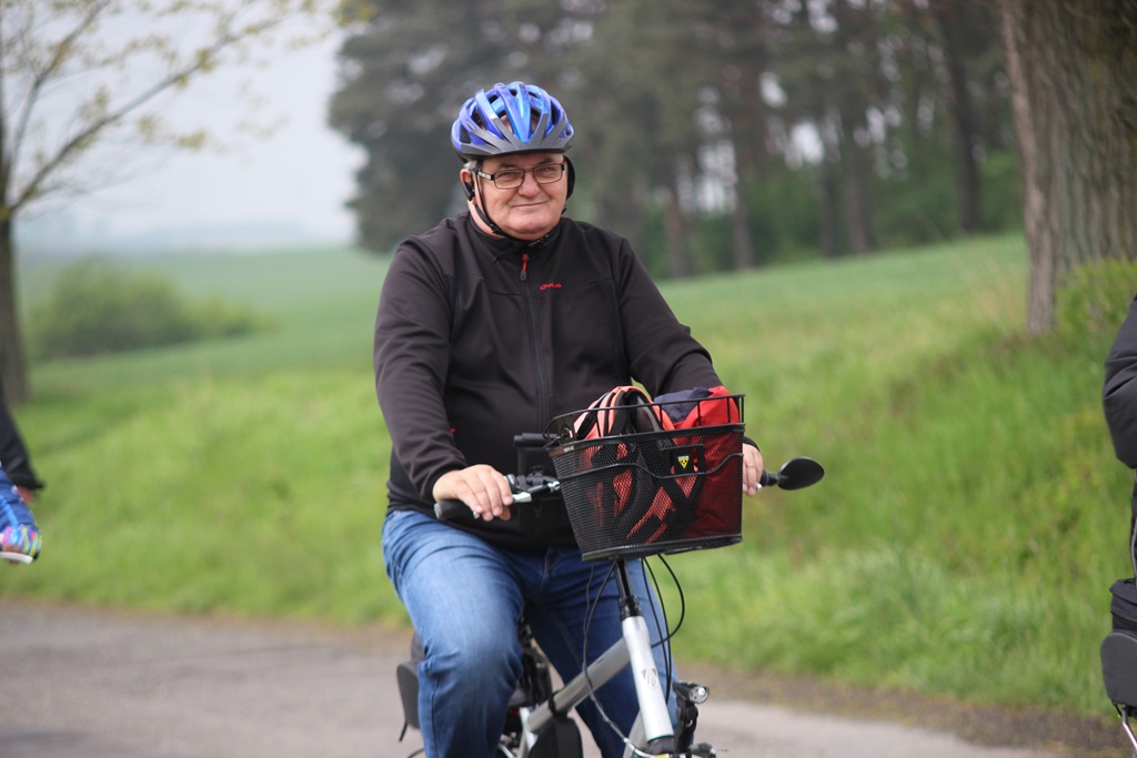 Ponad dwustu rowerzystów uczestniczy w majówce rowerowej cz2