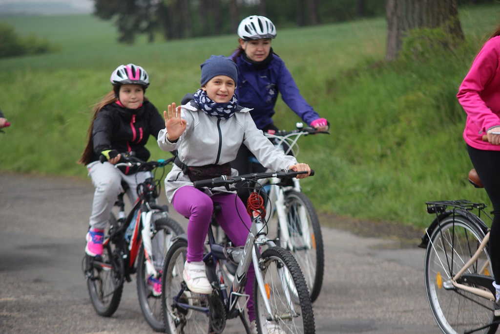 Ponad dwustu rowerzystów uczestniczy w majówce rowerowej cz2