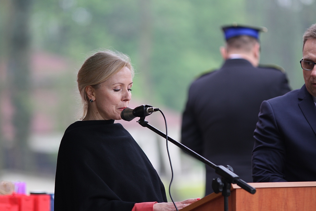 OSP w Krotoszycach otrzymała uroczyście nowy wóz strażacki