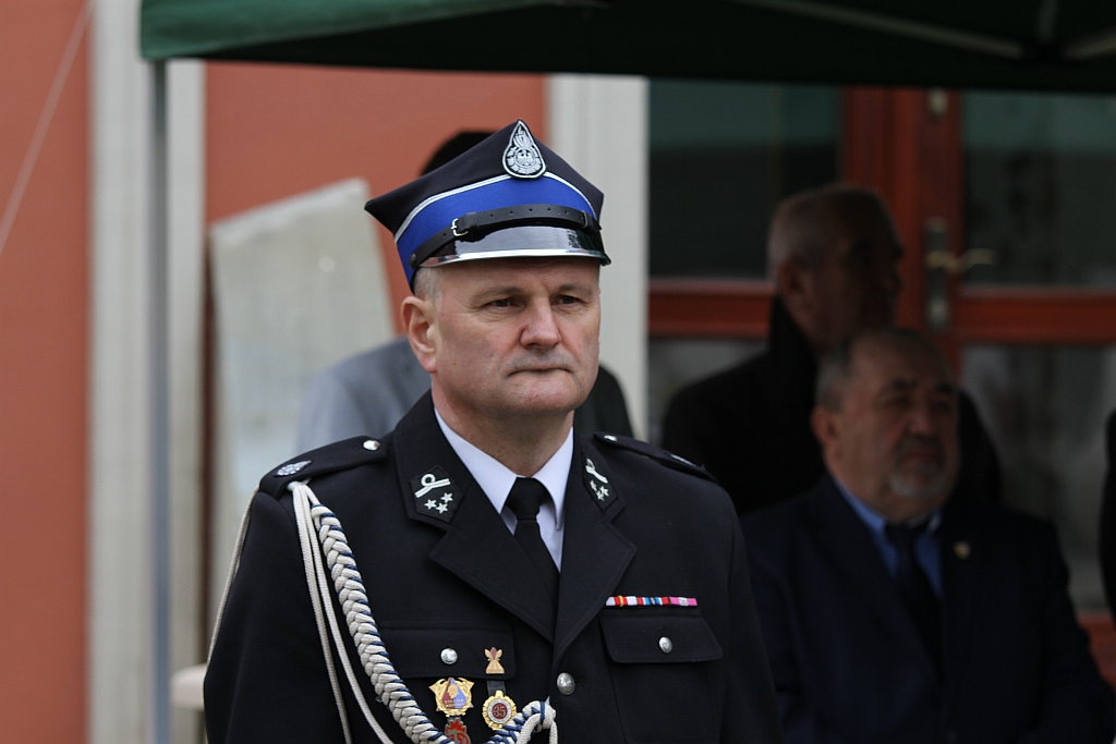 OSP w Krotoszycach otrzymała uroczyście nowy wóz strażacki