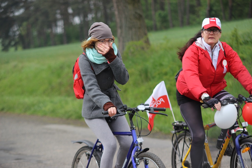 Ponad dwustu rowerzystów uczestniczy w majówce rowerowej cz2