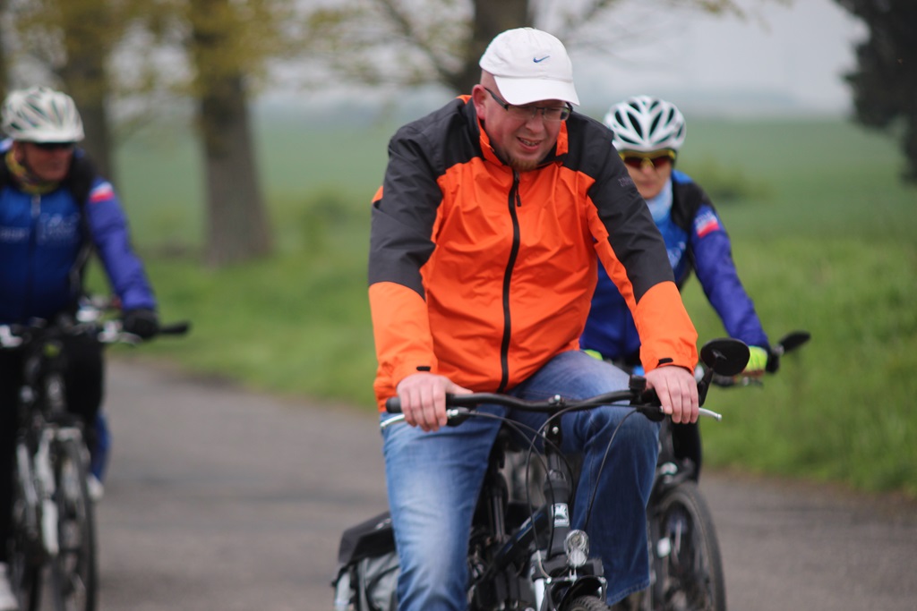 Ponad dwustu rowerzystów uczestniczy w majówce rowerowej cz2