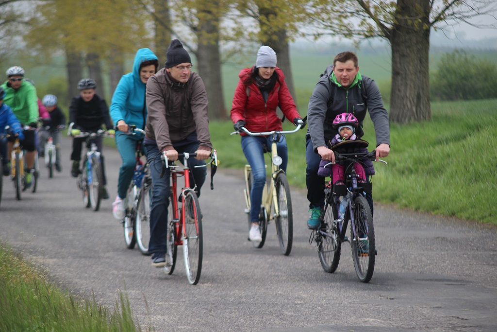 Ponad dwustu rowerzystów uczestniczy w majówce rowerowej cz2