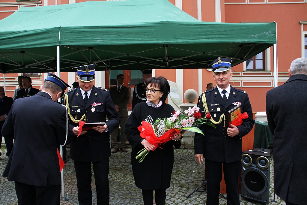 OSP w Krotoszycach otrzymała uroczyście nowy wóz strażacki