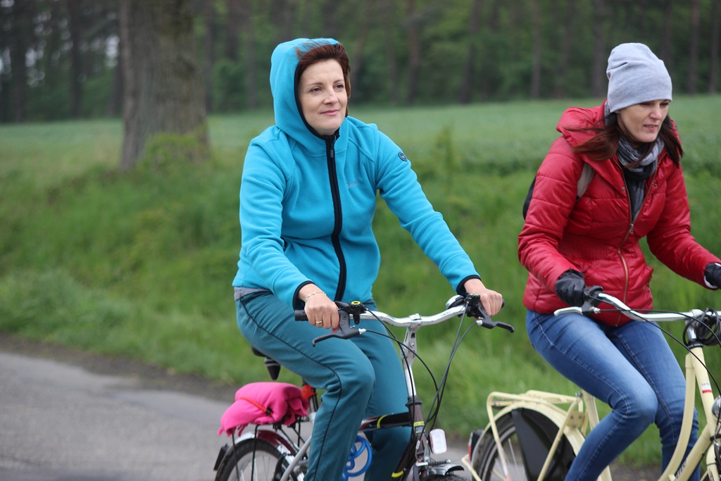 Ponad dwustu rowerzystów uczestniczy w majówce rowerowej cz2