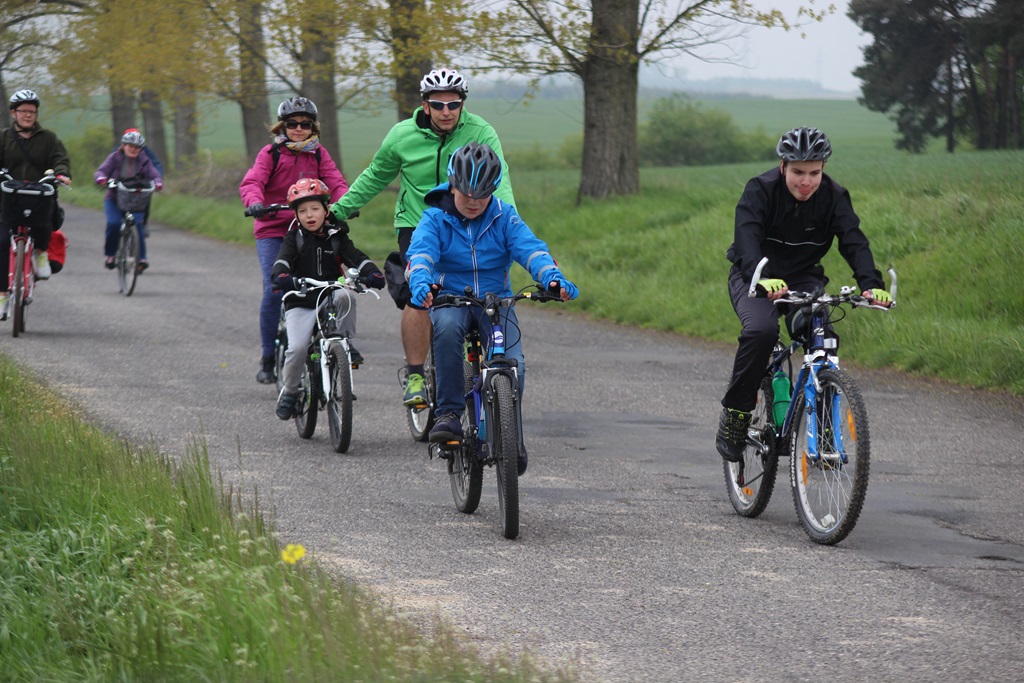 Ponad dwustu rowerzystów uczestniczy w majówce rowerowej cz2