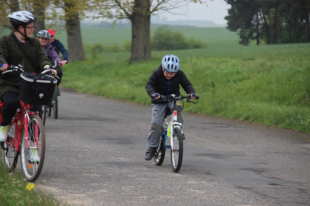 Ponad dwustu rowerzystów uczestniczy w majówce rowerowej cz2