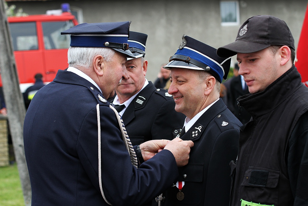 Druhowie-strażacy z Miłogostowic i Rui otrzymali wozy strażackie