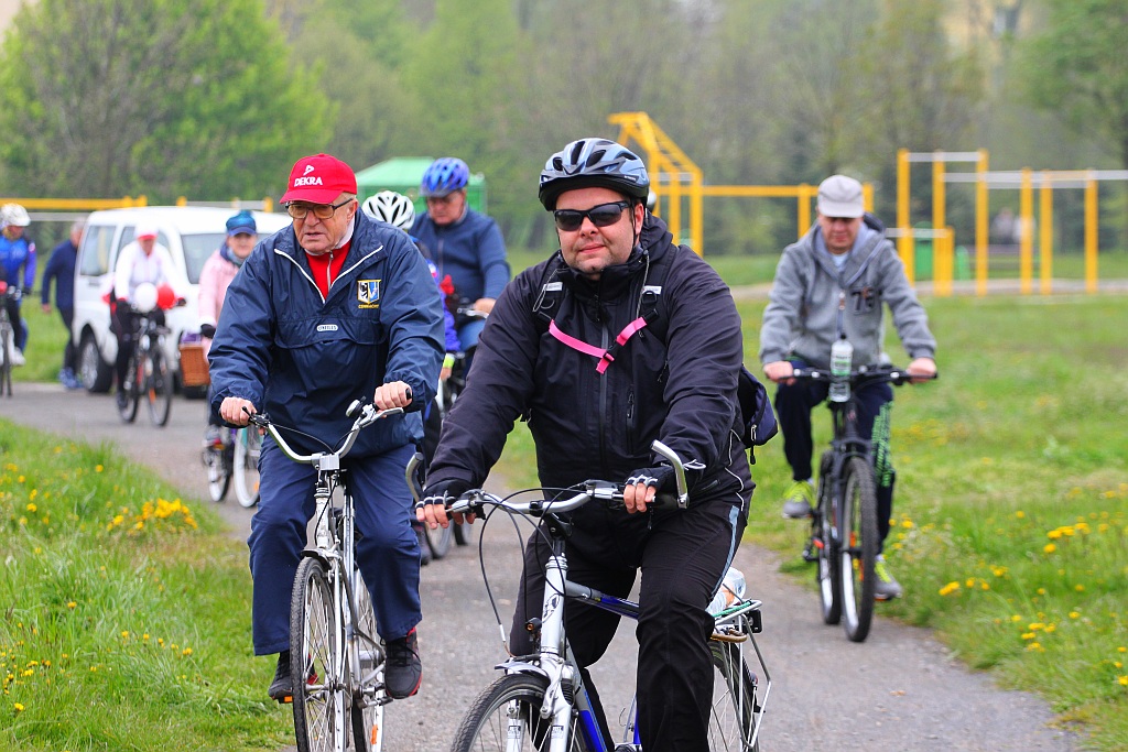 Ponad dwustu rowerzystów uczestniczy w majówce rowerowej