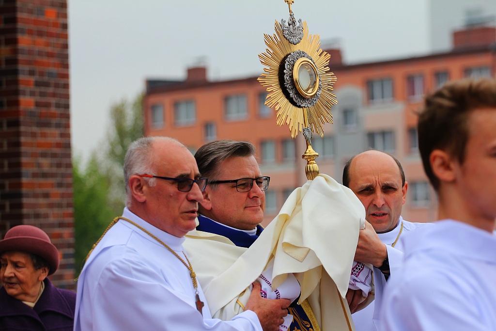 3 maja - odpust w parafii Matki Bożej Królowej Polski