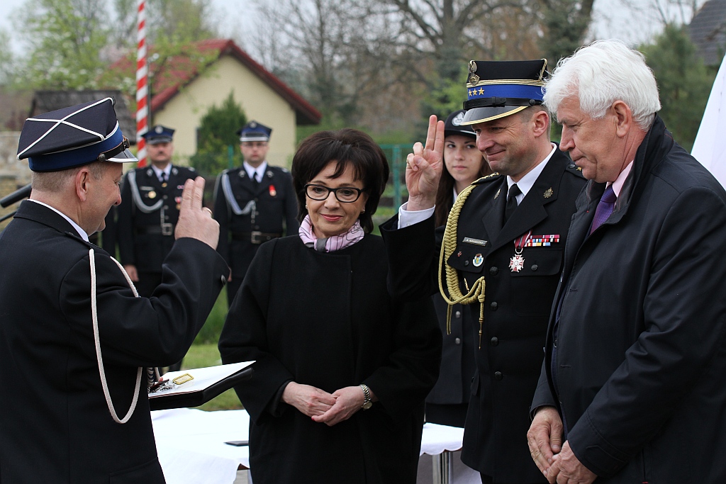 Druhowie-strażacy z Miłogostowic i Rui otrzymali wozy strażackie