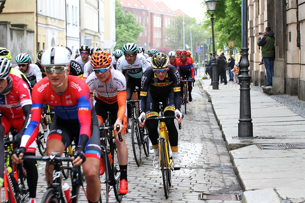 W Legnicy rozpoczął się wyścig CCC Tour Grody Piastowskie 2017