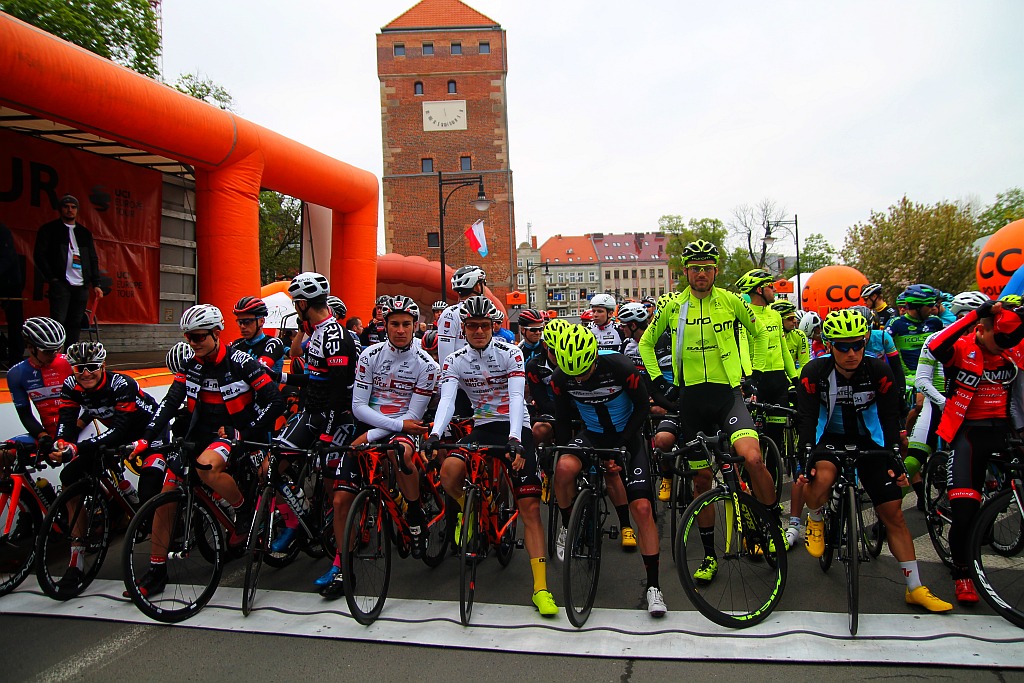W Legnicy rozpoczął się wyścig CCC Tour Grody Piastowskie 2017