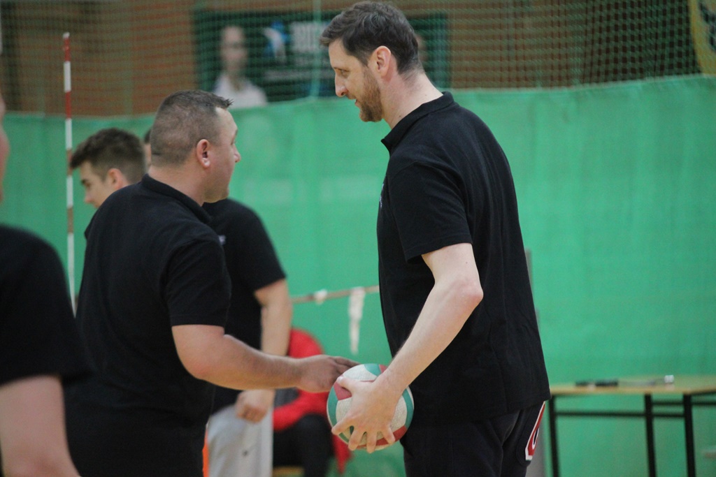 Pokazowy mecz siatkówki na siedząco podczas Gruszka Cup
