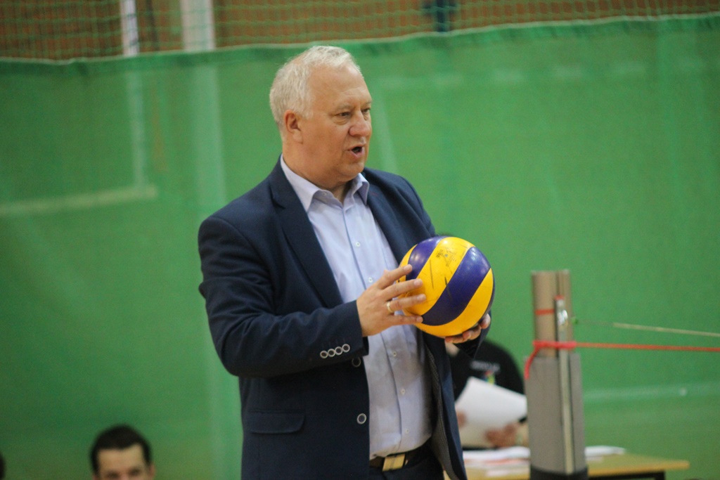 Pokazowy mecz siatkówki na siedząco podczas Gruszka Cup
