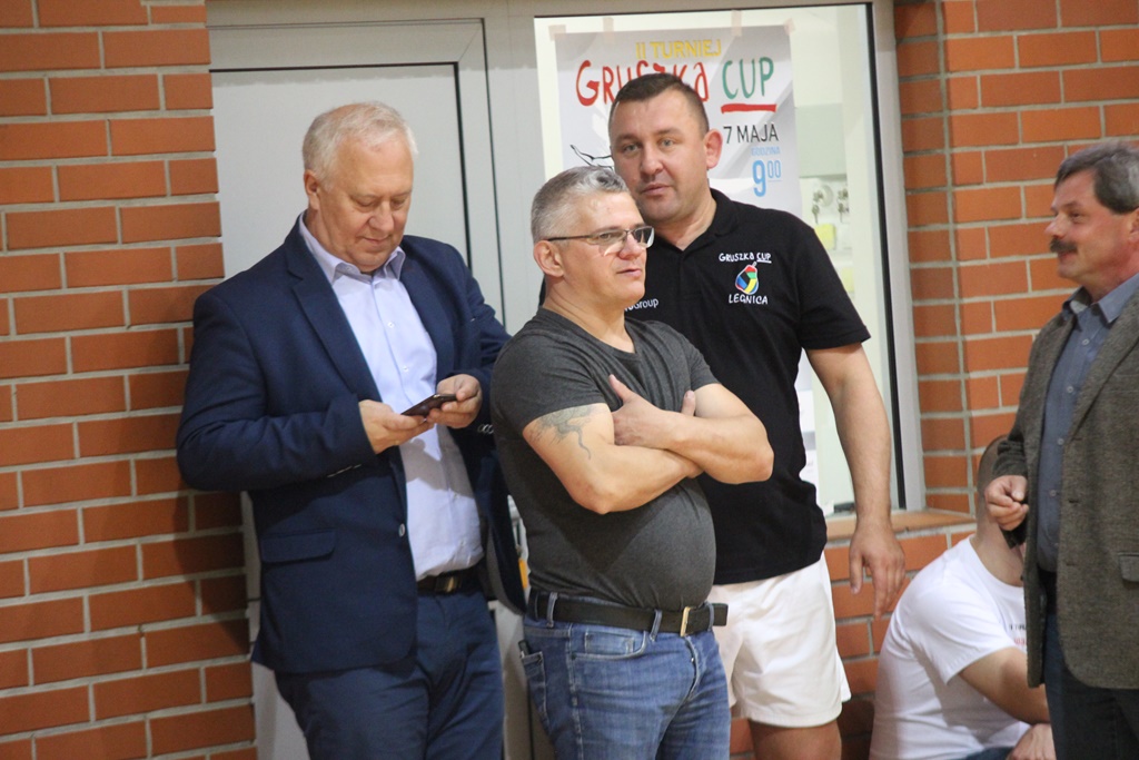Pokazowy mecz siatkówki na siedząco podczas Gruszka Cup