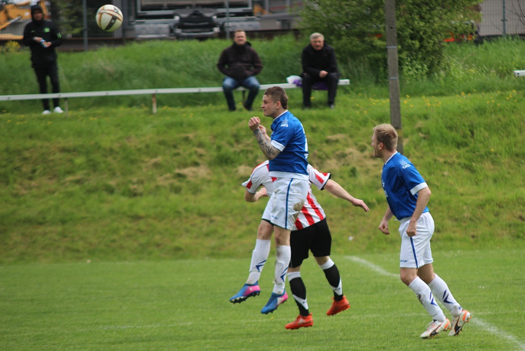 Gminne derby w Koskowicach. Zryw Kłębanowice ograł Błękitnych