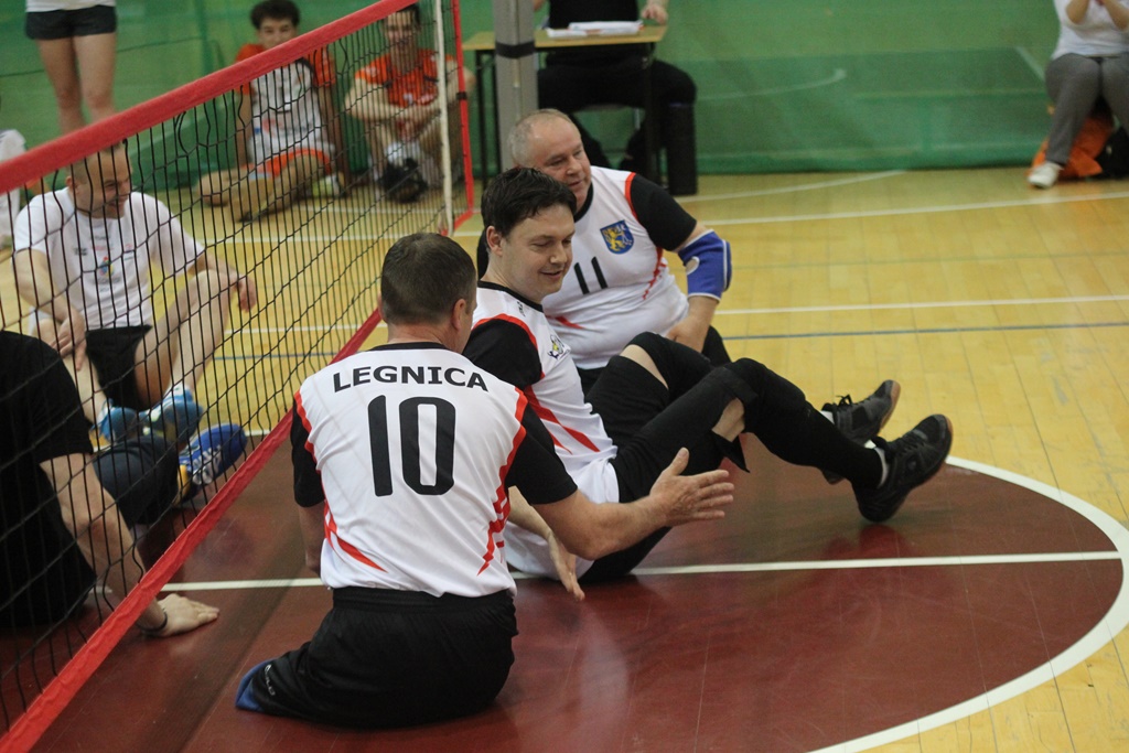 Pokazowy mecz siatkówki na siedząco podczas Gruszka Cup