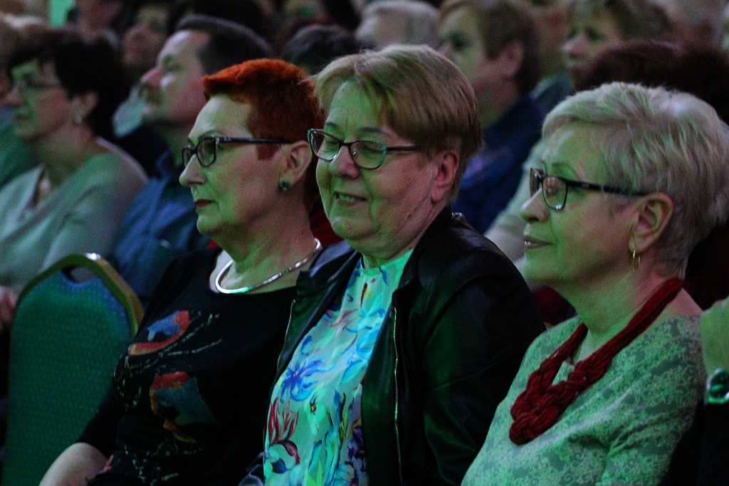 Włoski amant zaśpiewał i zatańczył w Sali Maneżowej