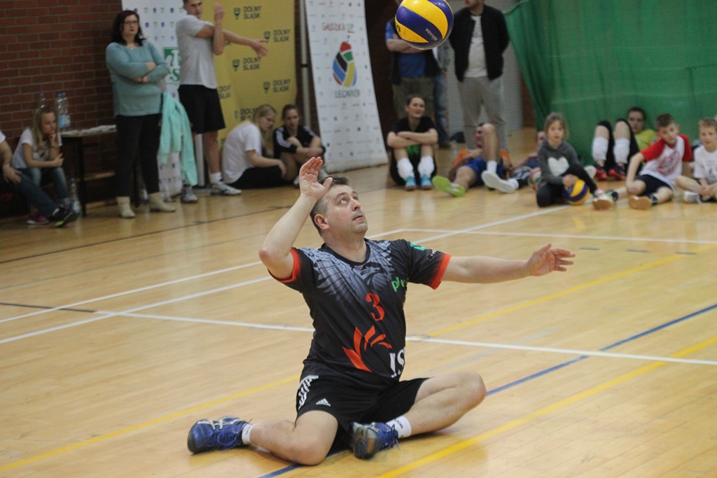 Pokazowy mecz siatkówki na siedząco podczas Gruszka Cup