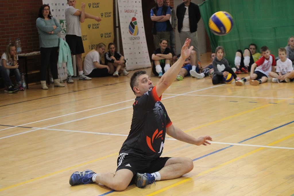 Pokazowy mecz siatkówki na siedząco podczas Gruszka Cup