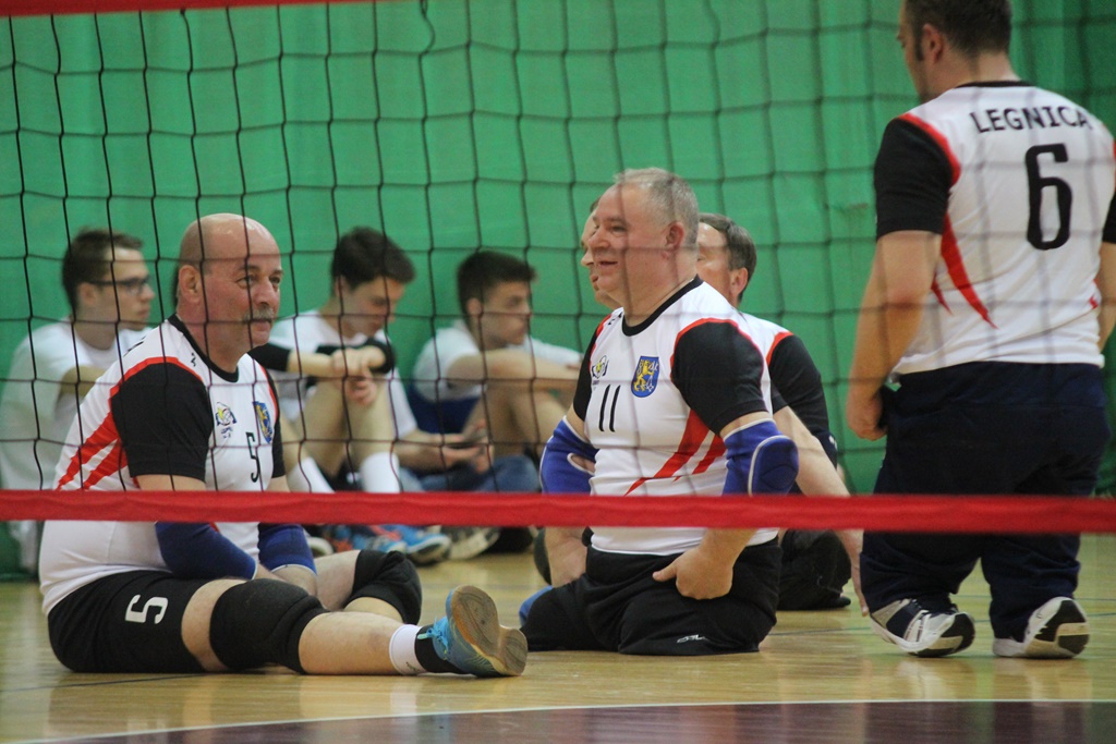 Pokazowy mecz siatkówki na siedząco podczas Gruszka Cup