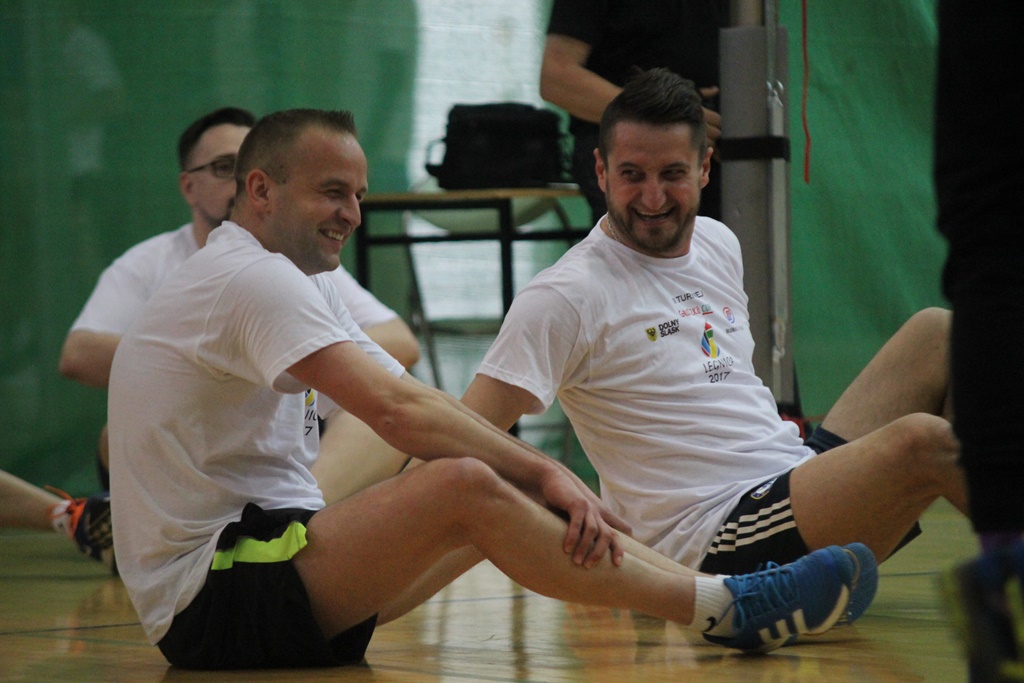 Pokazowy mecz siatkówki na siedząco podczas Gruszka Cup