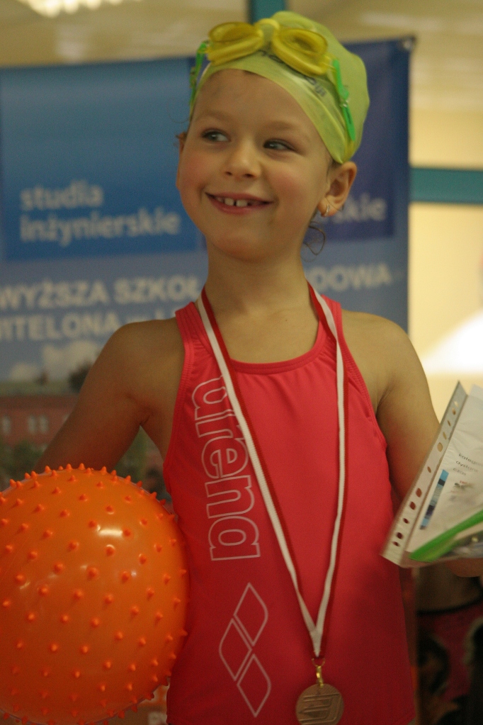 Zawody Pływackie pod hasłem „Już Pływam” na basenie Bąbelek
