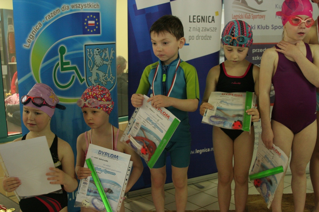 Zawody Pływackie pod hasłem „Już Pływam” na basenie Bąbelek