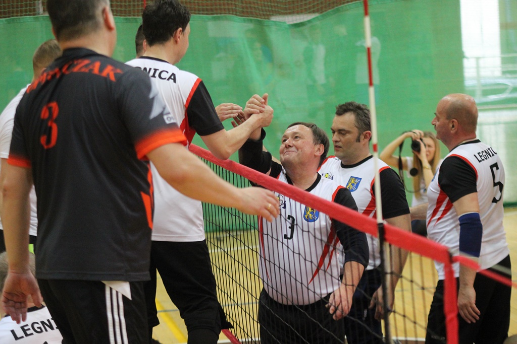 Pokazowy mecz siatkówki na siedząco podczas Gruszka Cup