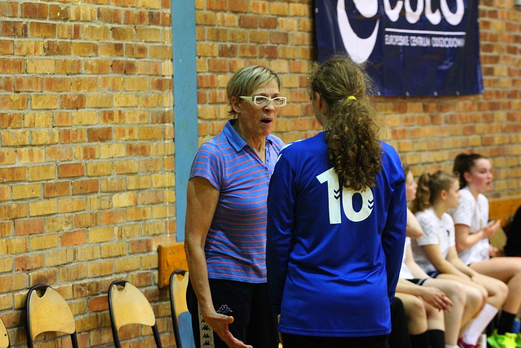 Młodziczki Dziewiątki na luzie wygrały z Koroną Handball Kielce	