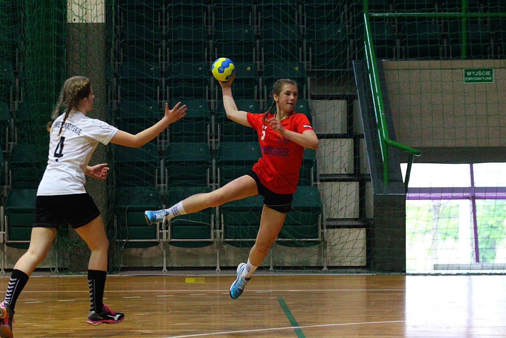 Młodziczki Dziewiątki na luzie wygrały z Koroną Handball Kielce	
