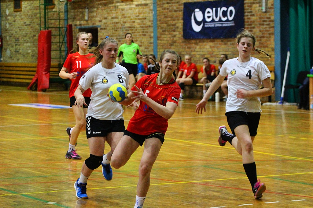 Młodziczki Dziewiątki na luzie wygrały z Koroną Handball Kielce	