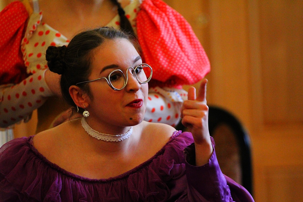 Grupa teatralna Mistyfikacja wystawiła komedię Fredry