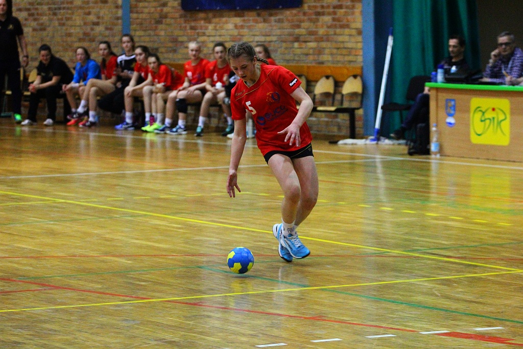 Młodziczki Dziewiątki na luzie wygrały z Koroną Handball Kielce	