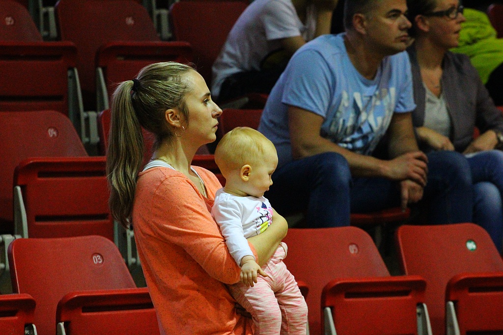 Młodziczki Dziewiątki na luzie wygrały z Koroną Handball Kielce	