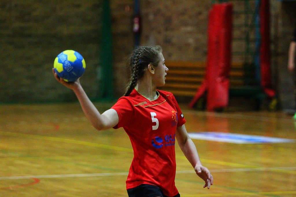 Młodziczki Dziewiątki na luzie wygrały z Koroną Handball Kielce	
