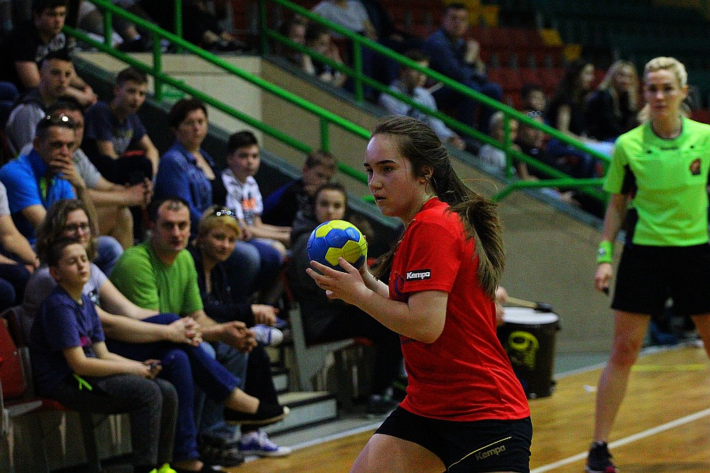 Młodziczki Dziewiątki na luzie wygrały z Koroną Handball Kielce	