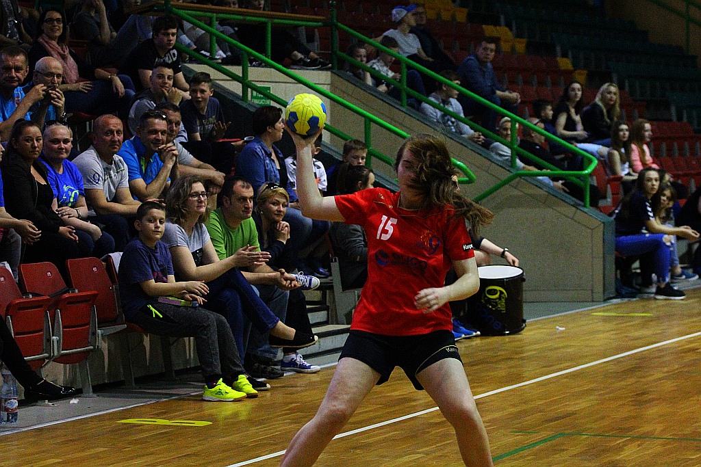 Młodziczki Dziewiątki na luzie wygrały z Koroną Handball Kielce	