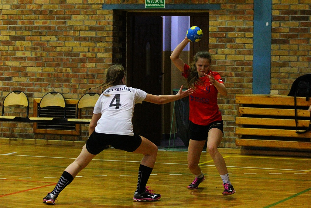 Młodziczki Dziewiątki na luzie wygrały z Koroną Handball Kielce	