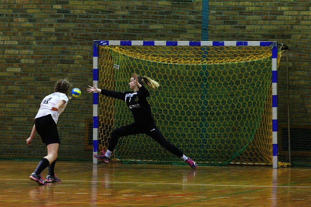 Młodziczki Dziewiątki na luzie wygrały z Koroną Handball Kielce	